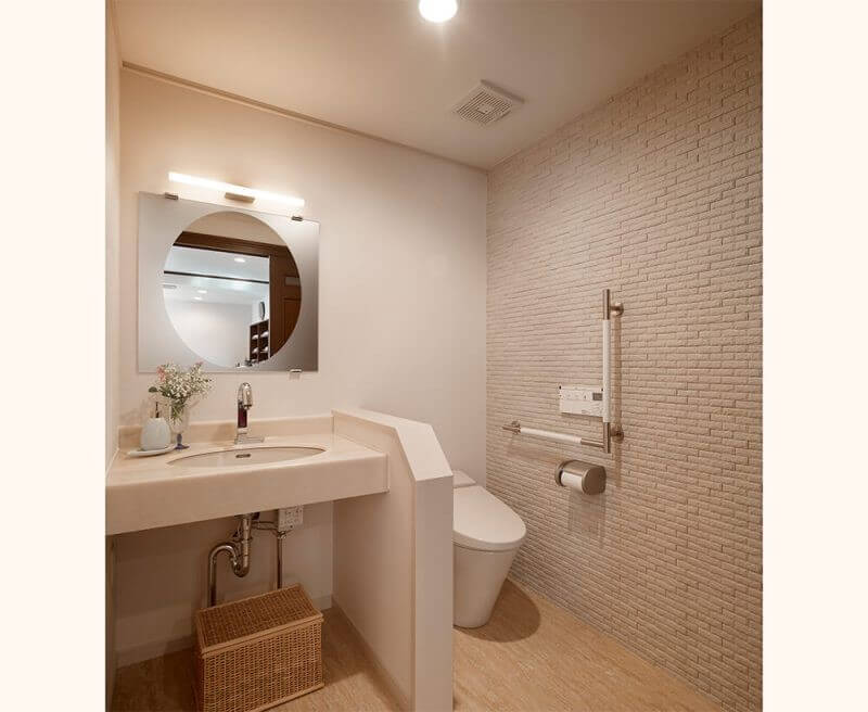 トイレリフォーム事例5：すべてのお客様が使いやすいトイレ｜ミサワリフォーム関東